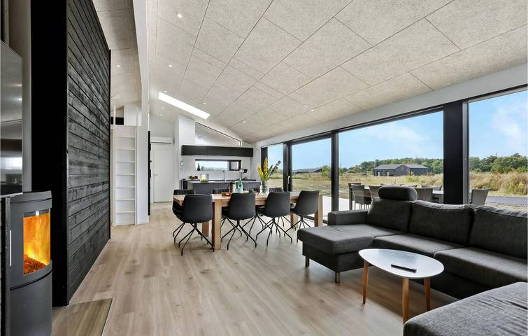 Ferienhaus für 10 Personen, mit Terrasse und Garten in Bratten - 4