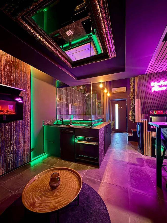 Gîte pour 2 personnes, avec Jacuzzi et Terrasse ainsi que Jardin et Vue à Coutiches
