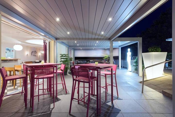 Hôtel pour 3 personnes, avec Terrasse ainsi que Jardin et Vue
