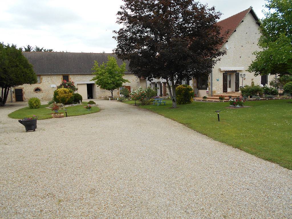 Chambres d'hôtes Domaine d'Augy - Suite de 2 chambres in Farges-en-Septaine, Région de Bourges