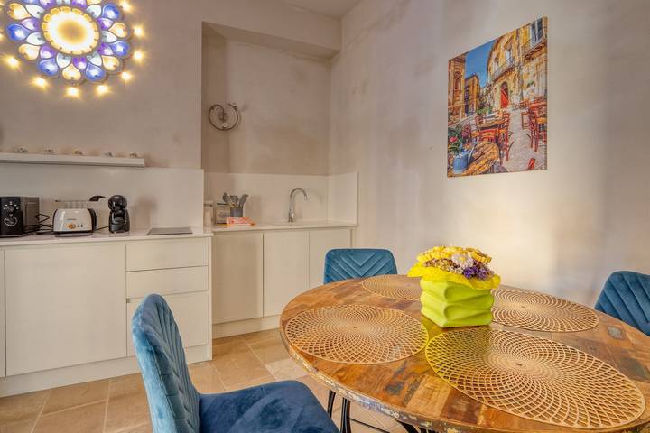 Appartamento intero, Appartamento 'Antony Suite Piazza' con Wi-Fi e Aria Condizionata in Lecce, Provincia di Lecce