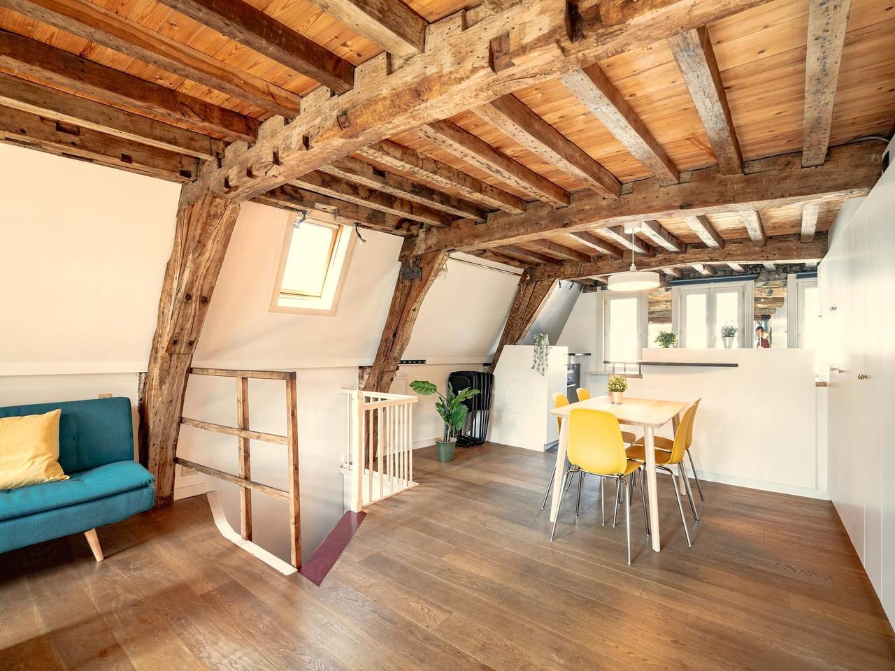 Apartamento entero, Elegante apartamento dúplex para 10 personas. in Amberes, Región de Amberes