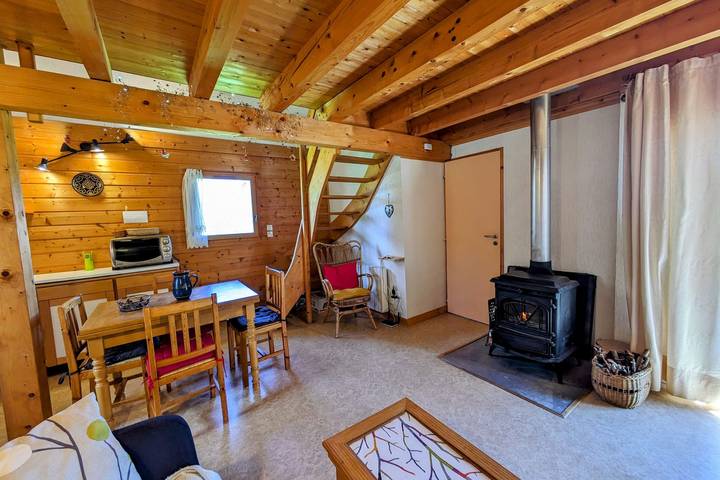 Chalet pour 6 personnes, avec jardin et terrasse, adapté aux familles à Les Déserts - 3