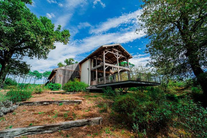 Gîte pour 16 personnes, avec balcon ainsi que jardin et piscine, animaux acceptés à Castets (Landes)
