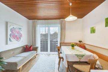 Ferienwohnung für 4 Personen in Chieming, Bayerische Alpen, Bild 1