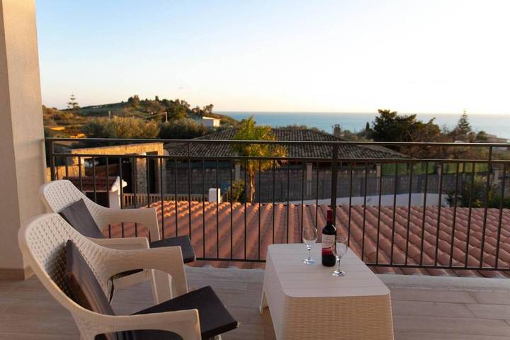 Aparthotel para 4 personas, con terraza y vistas - 1