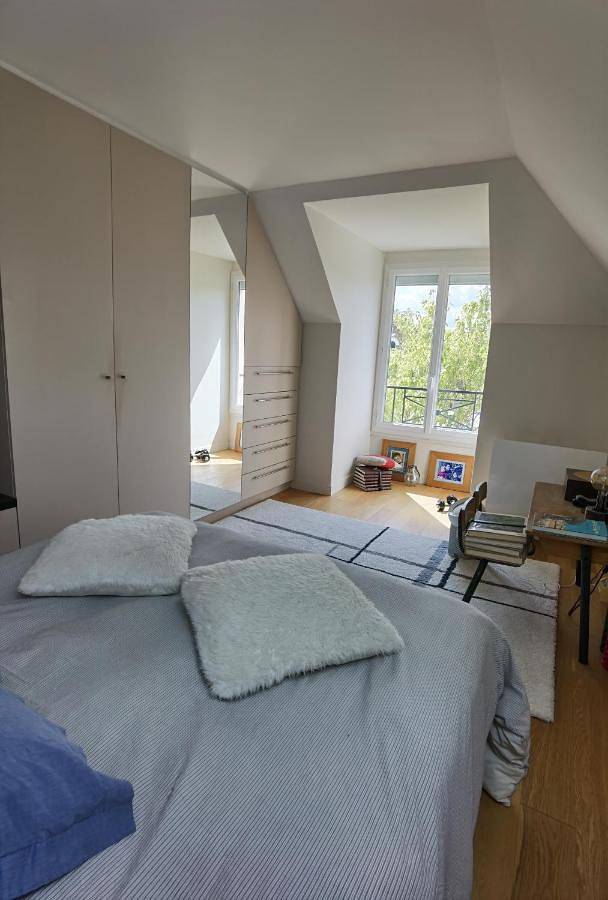 Appartement de vacances entier, 2 chambres avec jardin et jacuzzi dans une maison familiale in Noisy-le-Roi, Yvelines