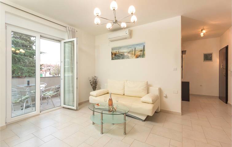 Apartamento vacacional entero, Acogedor apartamento con terraza, cerca de la costa y de varios restaurantes in Fazana, Costa sur de Istria