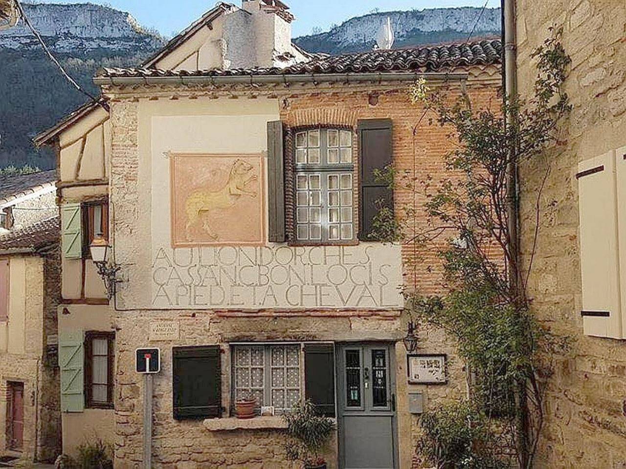 Auberge Lion D'Or in Saint-Antonin-Noble-Val, Tarn-et-Garonne
