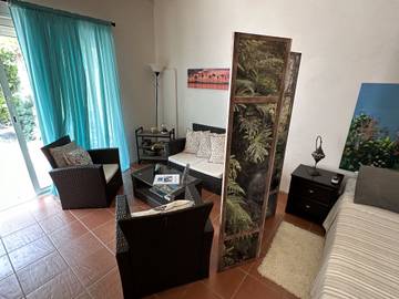 Gîte pour 2 personnes, avec jardin et balcon, adapté aux familles dans Saint Martin