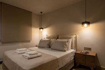 Gîte pour 4 personnes, avec vue et balcon dans Gialova