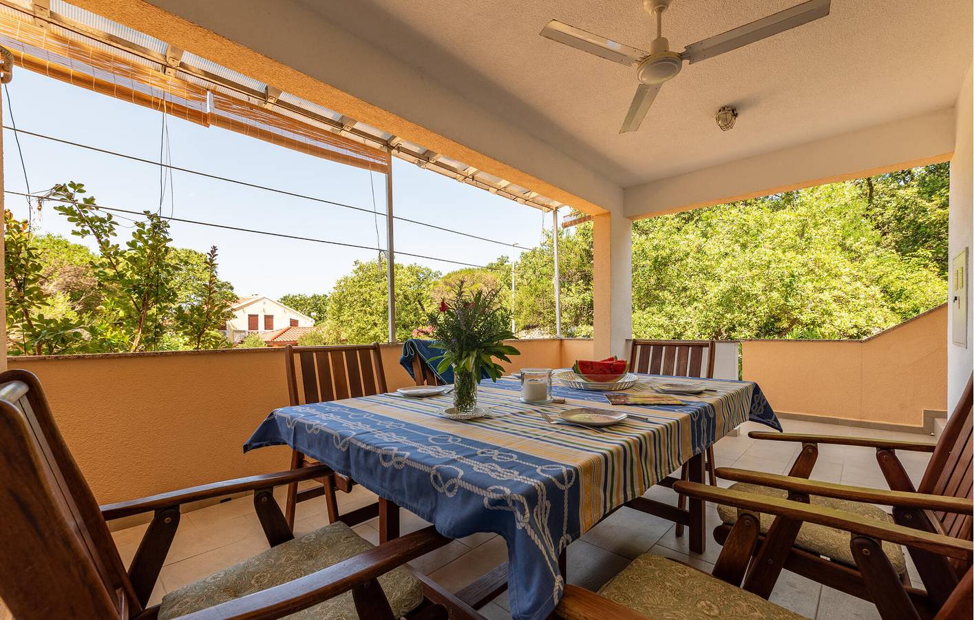 Ganze Ferienwohnung, Gemütliche Ferienwohnung mit Terrasse und Grill, 900 m vom Strand entfernt in Novalja, Pag