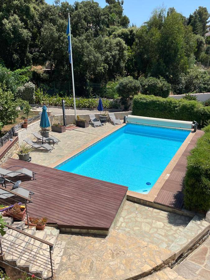 Gîte pour 4 personnes, avec jardin ainsi que vue et piscine à Rayol-Canadel-sur-Mer - 2