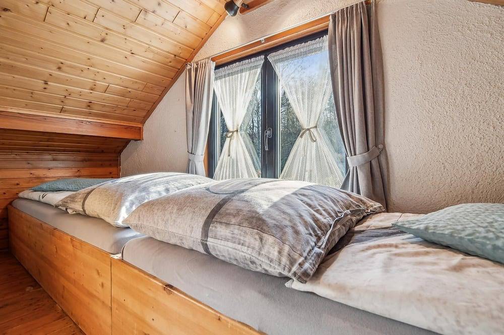 Ferienhaus mit Ofen & Sauna im Thüringer Wald in Emsetal, Waltershausen