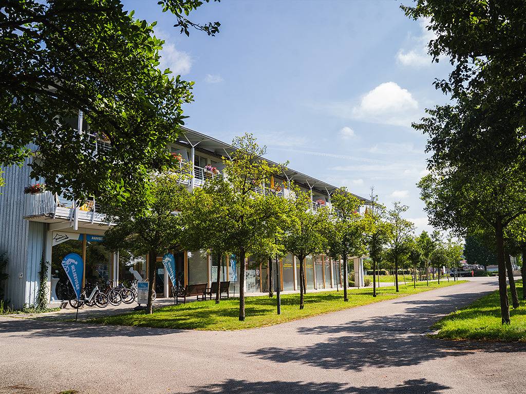 Haus am Kurpark - Appartement mit extragroßem Doppelbett und kostenlosem Wlan in Bad Birnbach, Bayerische Golf und Thermenland