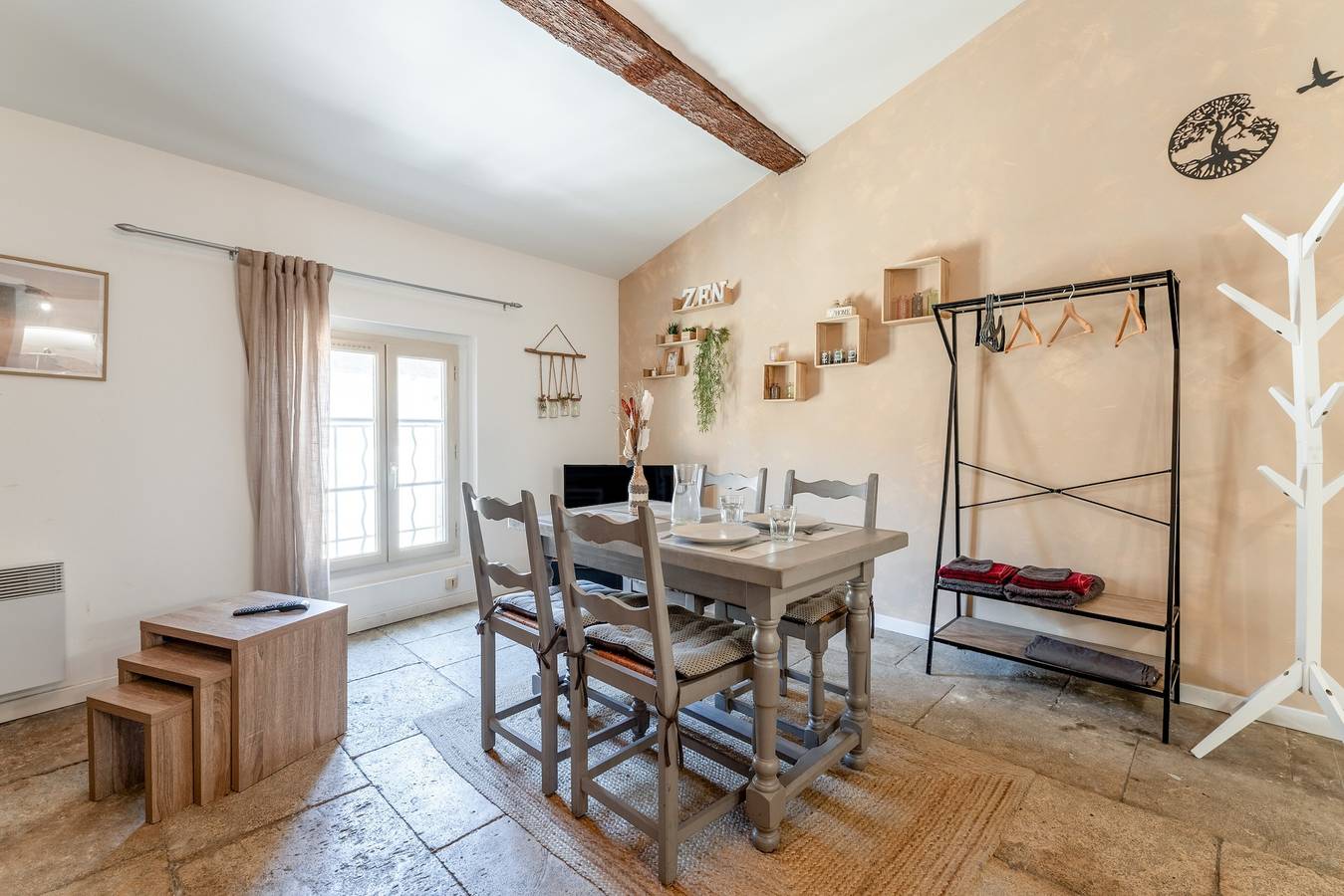 Appartement entier, Appartement 'Cocoon Cosy Cœur de Beaucaire - 4' avec Wi-Fi in Beaucaire, Région de Nîmes