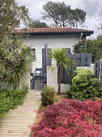 Maison d’hôte pour 2 personnes, avec jardin ainsi que terrasse et jacuzzi dans Biscarrosse Plage
