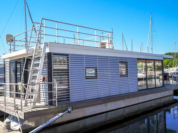 Boot für 7 Personen, mit Ausblick und Seeblick sowie Terrasse, kinderfreundlich in der Mecklenburger Bucht - 3