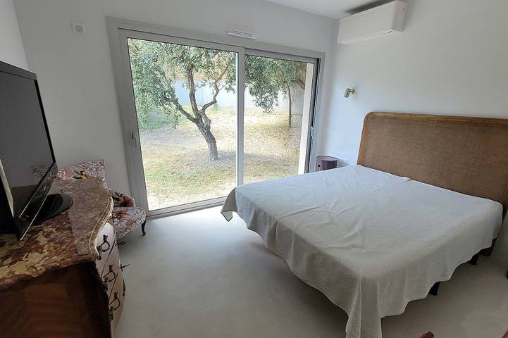 Architect-designed villa in a natural setting just 20 minutes from the beach in Montesquieu-des-Albères, Mittelmeerküste (Frankreich)