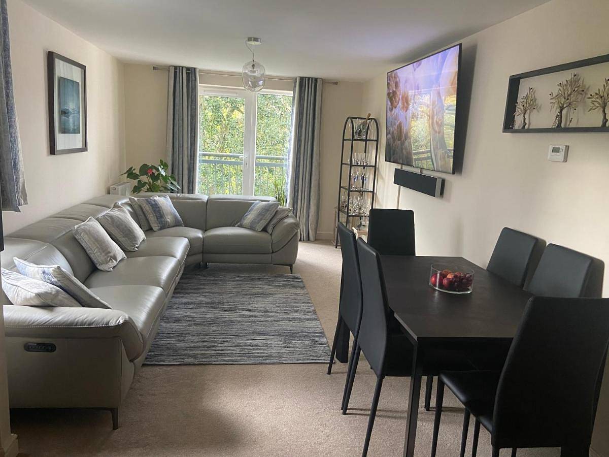 Entire holiday apartment, Double Room with Private Bathroom in Royal Tunbridge Wells, Kent
