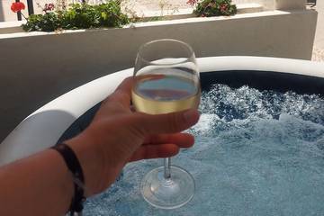 Location de vacances pour 4 personnes, avec jacuzzi à Douzens