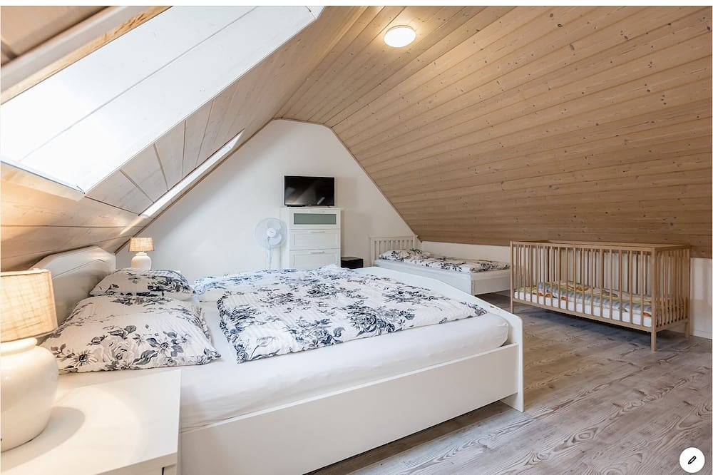 Ganze Wohnung, Attraktive Ferienwohnung in schöner Lage. Nähe der schönen Altstadt von Erding. in Altenerding, Erding