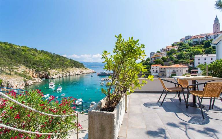 Apartament wakacyjny dla 4 osób, z Balkon/ taras i Widok na ocean oraz Taras w Vrbnik