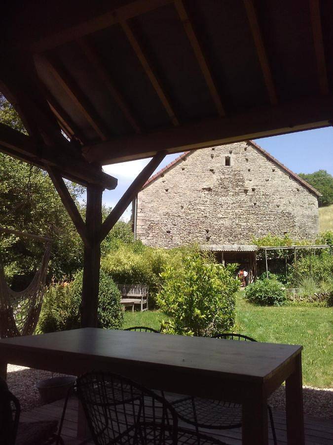 Location de vacances pour 5 personnes, avec terrasse et jardin à Vieilmoulin