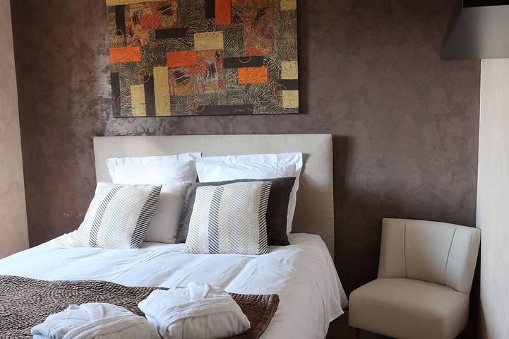 Location de vacances pour 2 personnes, avec piscine et terrasse ainsi que jacuzzi et jardin à Sainte-Anastasie - 2