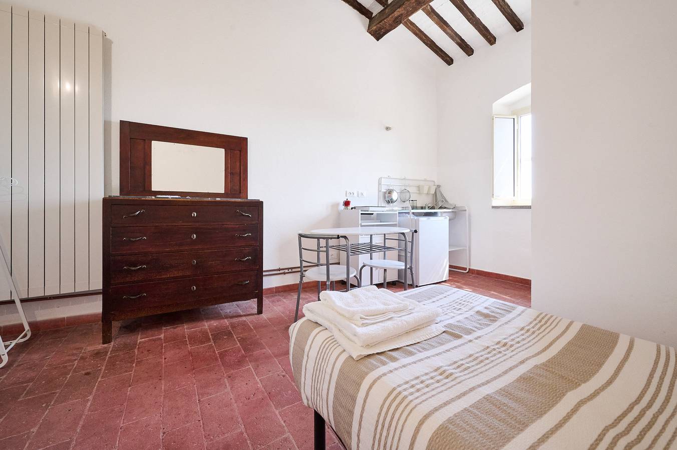 Chambre 'Camera 4 - Del Ponti' avec jardin partagé et Wi-Fi in Riotorto, Côte des Étrusques