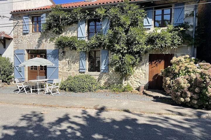 Maison de vacances pour 8 personnes, avec jacuzzi ainsi que terrasse et jardin, animaux acceptés