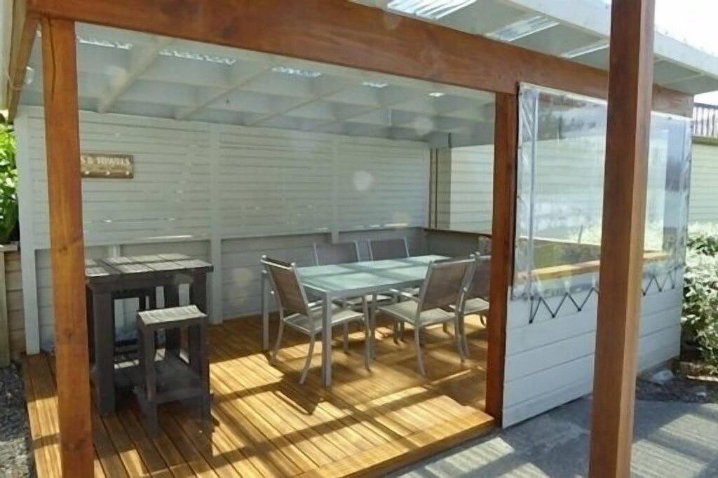 Wyuna Bay Waterfront Bach - Coromandel Harbour in Coromandel, Waikato