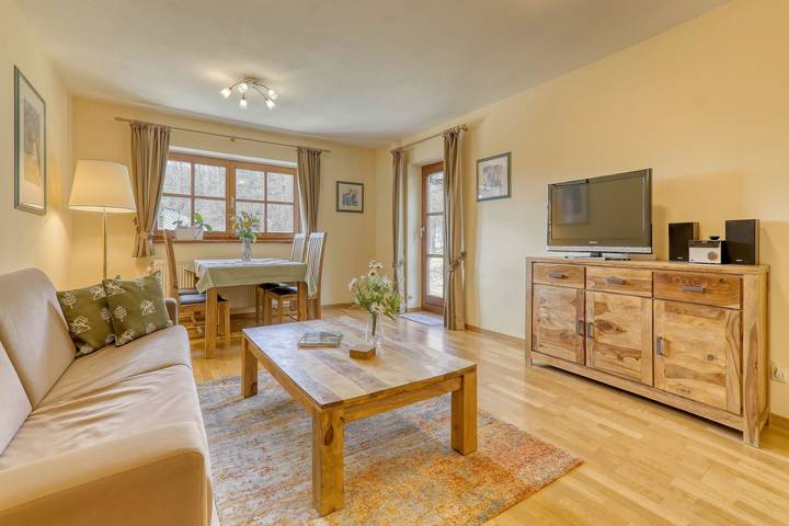 Ferienwohnung für 4 Personen, mit Garten und Terrasse sowie Sauna, mit Haustier in Spiegelau