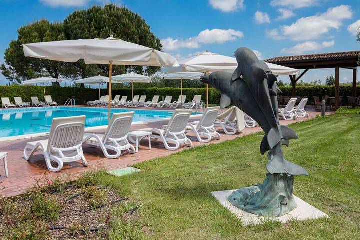 Agriturismo per 7 persone, con giardino e piscina in Desenzano del Garda