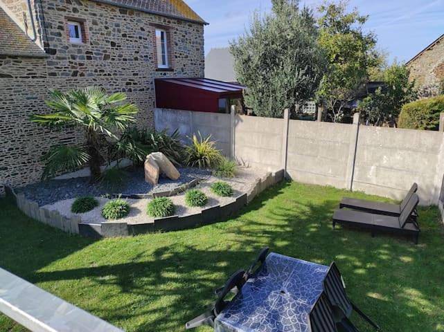 Maison de vacances pour 4 personnes, avec Balcon et Terrasse ainsi que Jardin et Vue à Beauvoir