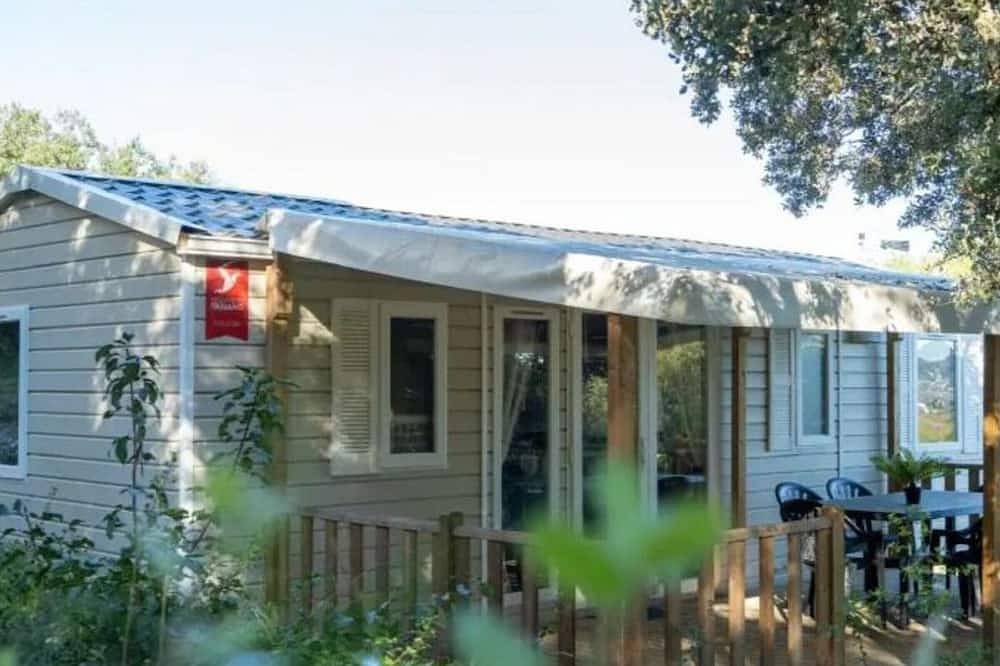 Comfortable mobile home in Calvisson for 4 people in Calvisson, Nimes region