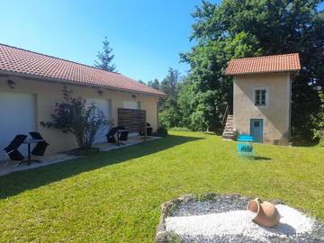 Hôtel pour 2 personnes, avec jardin ainsi que vue et terrasse à Langeac