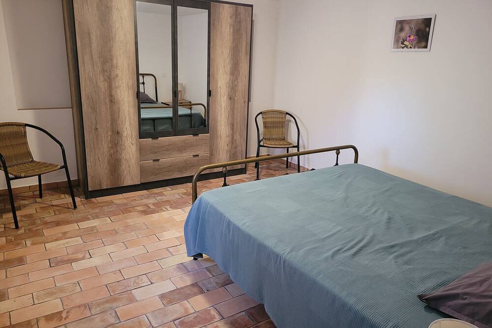 Maison de campagne avec piscine à 1 km du centre de Lourmarin in Lourmarin, Parc naturel régional du Luberon