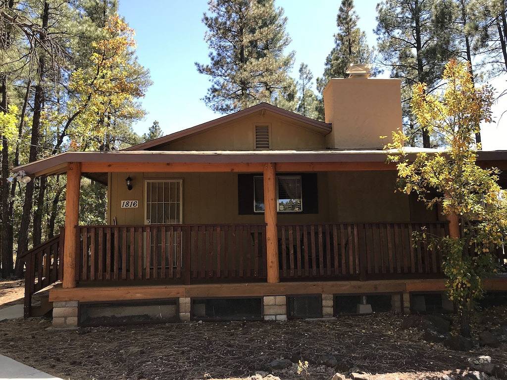 Schöne Hütte, umgeben von hohen Pinien in Pinetop Az. 3Br / 2Ba für bis zu 10 Personen in Navajo County