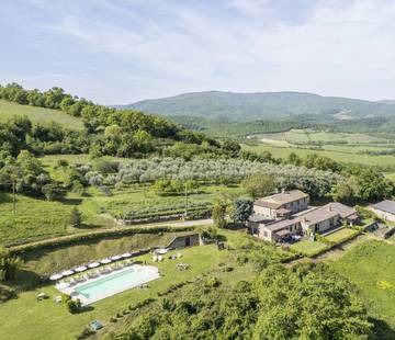 Location de vacances pour 4 personnes, avec piscine et jardin à Radicondoli