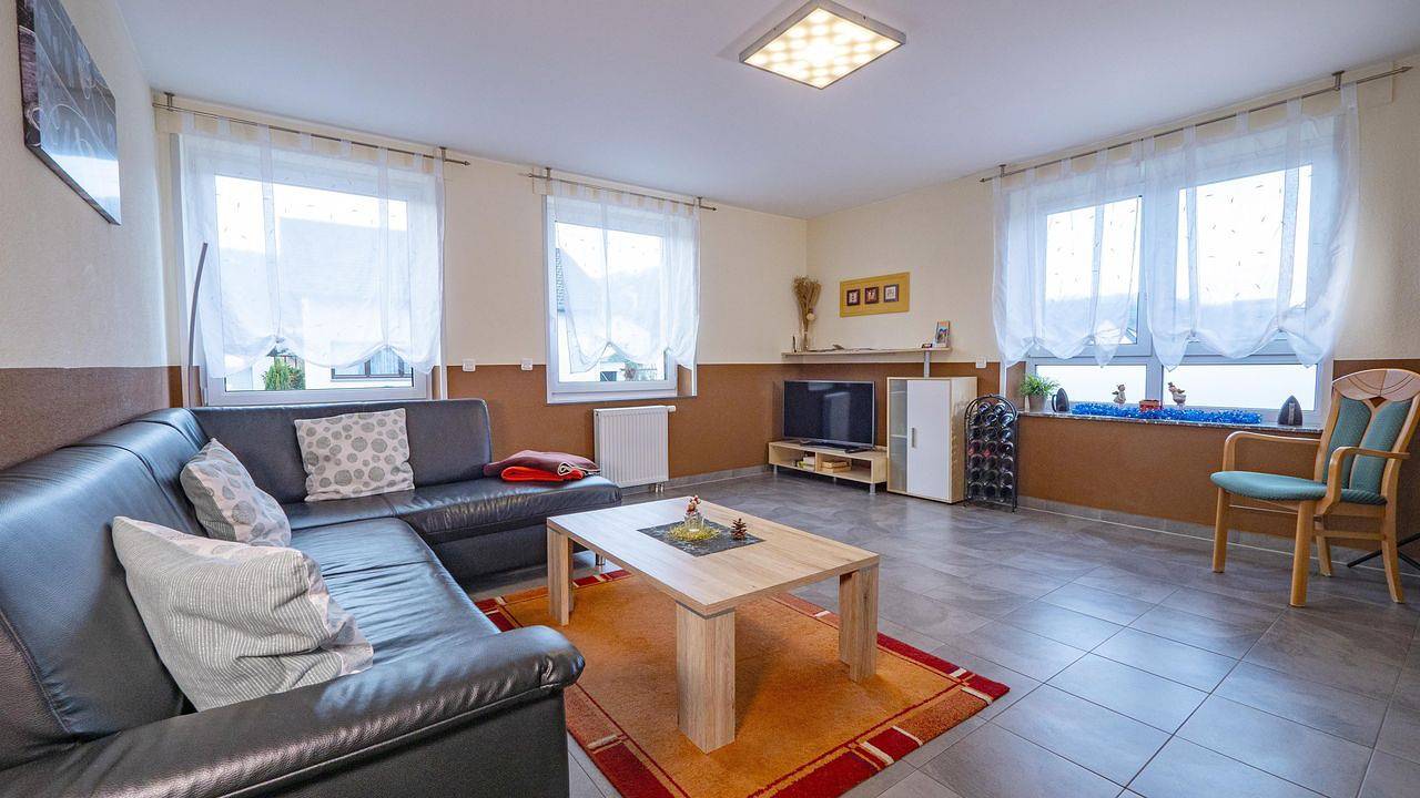 Geheel vakantieappartement, Vakantieappartement voor 4 personen met balkon in Saarburg, Mosel-Saar