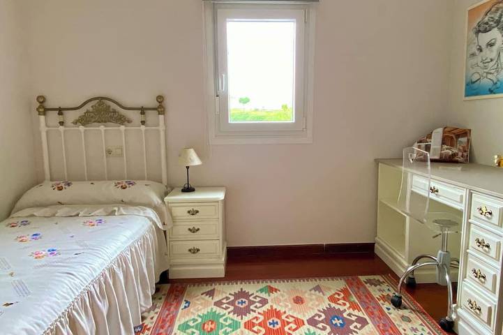 Appartement entier, Appartement dans un emplacement idéal avec une vue imprenable et à quelques minutes de la plage! in Ortigueira, Rías Altas