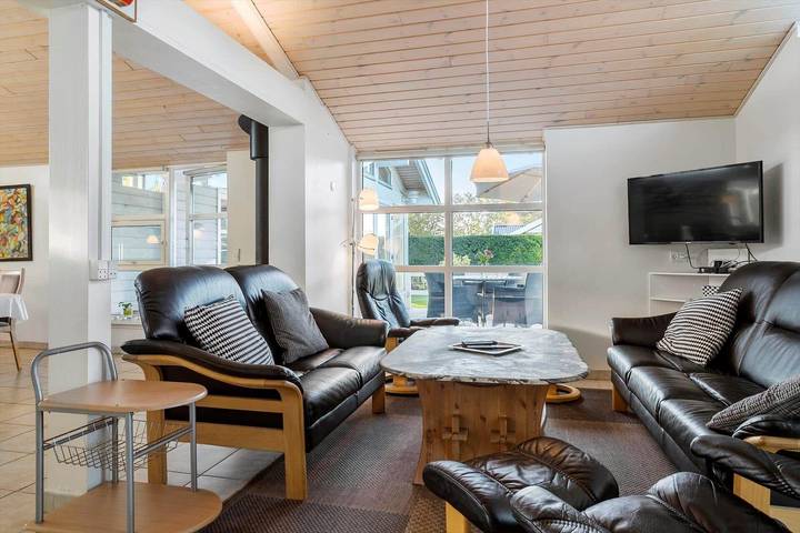 Ferienhaus für 8 Personen, mit Terrasse und Sauna sowie Garten, kinderfreundlich in Dyngby Strand - 4