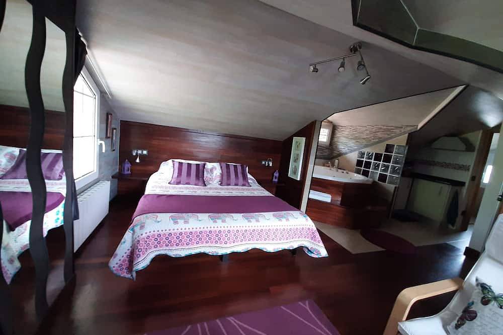 Apartamento entero, Atico-Loft con Jaccuzi en playa Sonabia. Fantásticas vistas al mar y al monte in Castro Urdiales, Costa de Cantabria