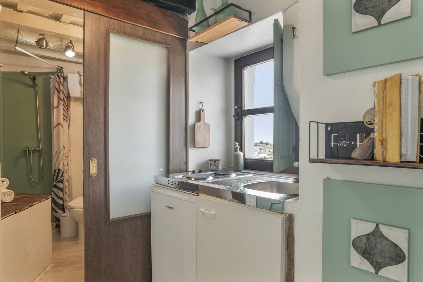 Entire studio, Studio 'Casa Bakara Estudio' with Mountain Views and Wi-Fi in Vejer de la Frontera, Costa de la Luz