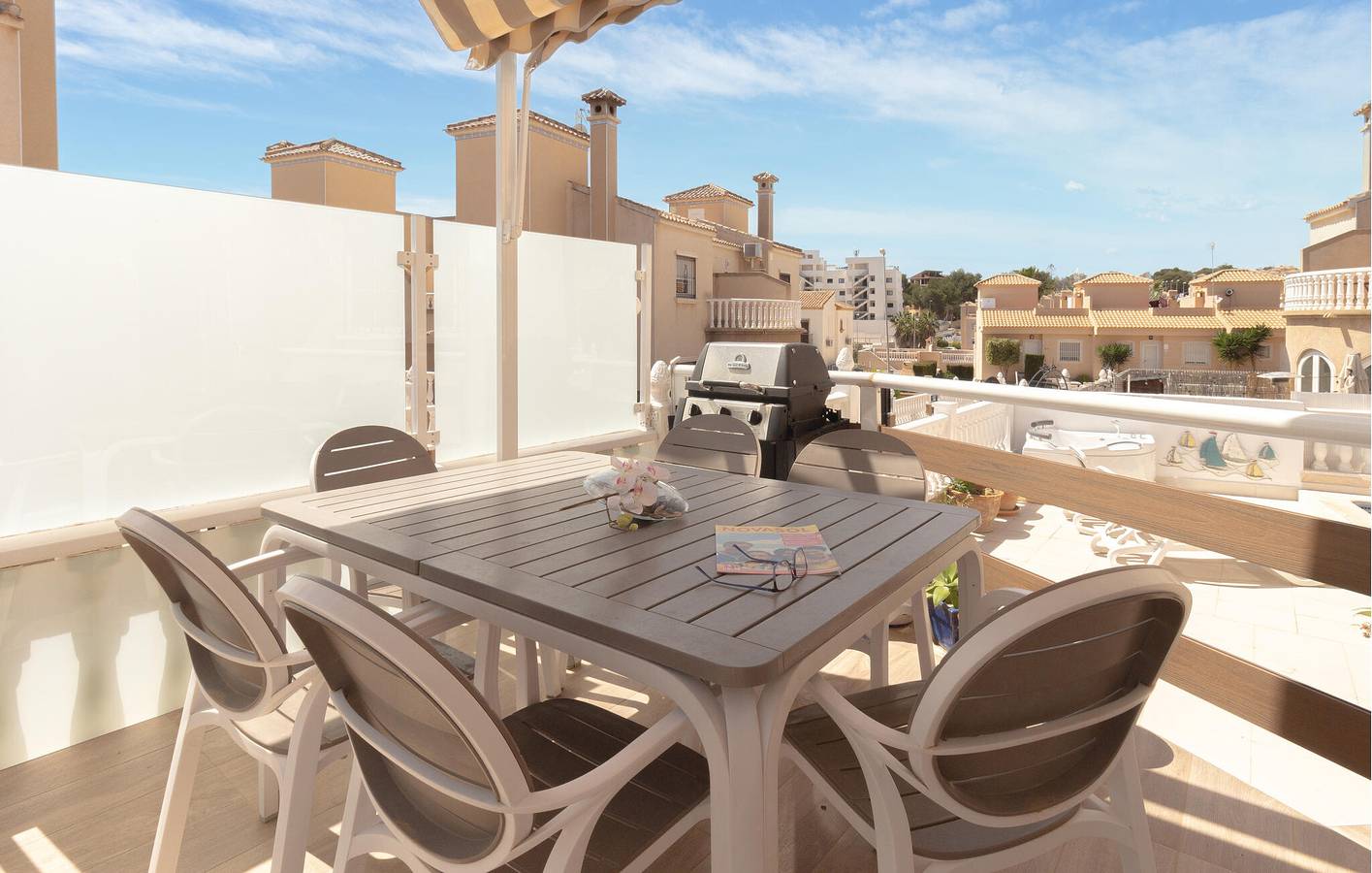 Gemütliches Apartment mit Pool und Terrasse, in der Nähe von Wolfies Bar in Orihuela, Costa Blanca