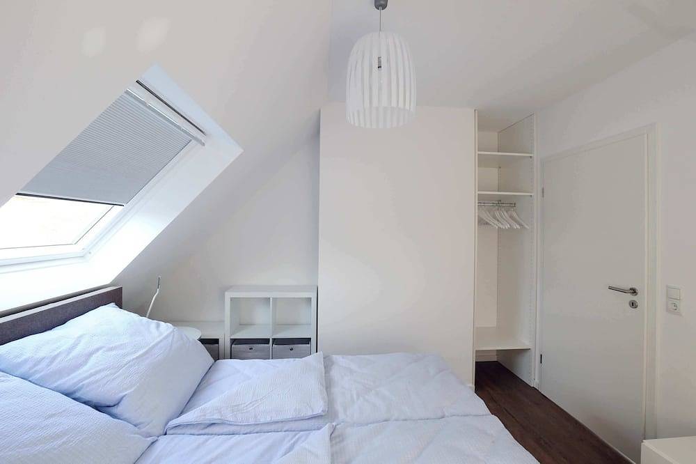 Ganze Wohnung, Hochwertig möblierte Ferien-/Messewohnung mit Fernblick in Solingen-Gräfrath in Solingen, Bergisches Land
