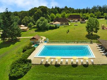 Mobil home pour 6 personnes, animaux acceptés à La Douze