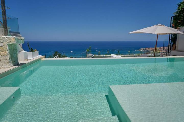 Villa per 8 persone, con piscina e panorama nonché giardino a Cefalù