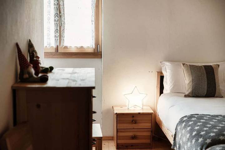 Ganze Wohnung, Romantisches Chalet in den Leventina Bergen (Romantic Chalet) in Vigera, Faido